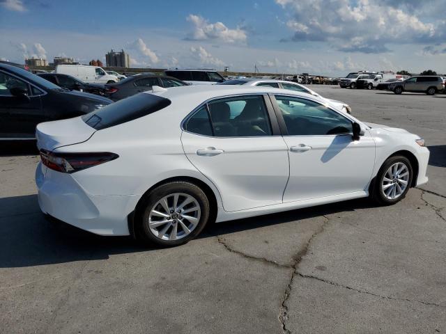 Photo 2 VIN: 4T1C11AKXMU552647 - TOYOTA CAMRY LE 