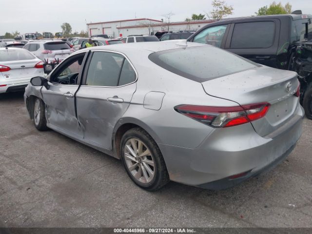 Photo 2 VIN: 4T1C11AKXNU015830 - TOYOTA CAMRY 