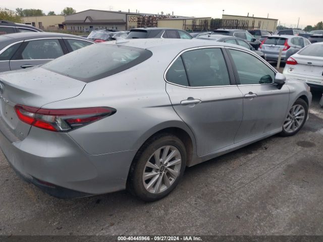 Photo 3 VIN: 4T1C11AKXNU015830 - TOYOTA CAMRY 