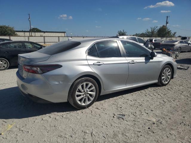 Photo 2 VIN: 4T1C11AKXNU652393 - TOYOTA CAMRY LE 