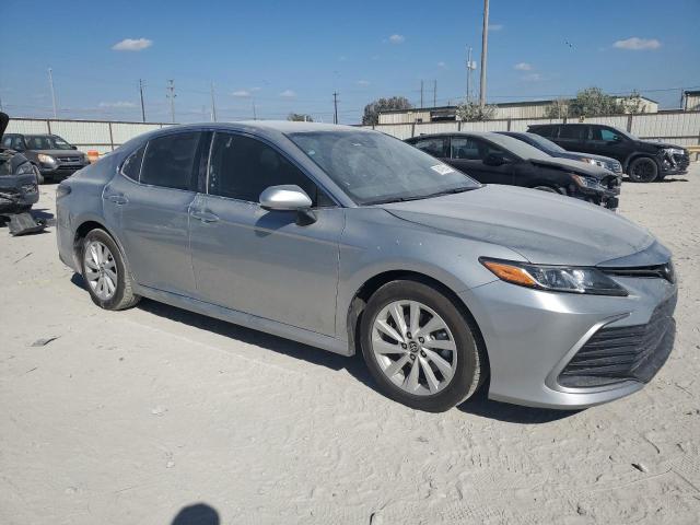 Photo 3 VIN: 4T1C11AKXNU652393 - TOYOTA CAMRY LE 