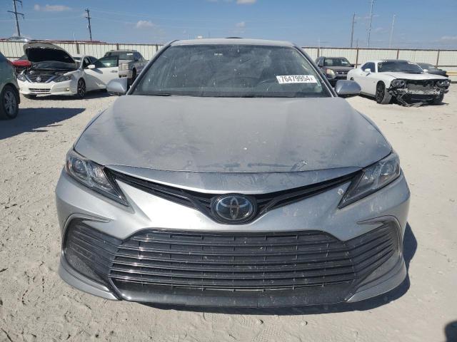 Photo 4 VIN: 4T1C11AKXNU652393 - TOYOTA CAMRY LE 