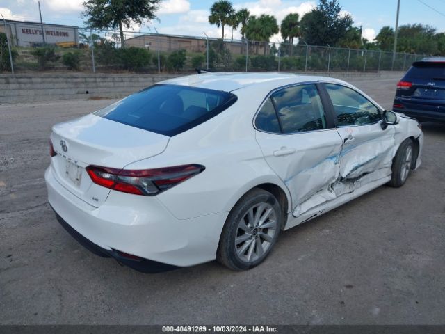 Photo 3 VIN: 4T1C11AKXNU658341 - TOYOTA CAMRY 