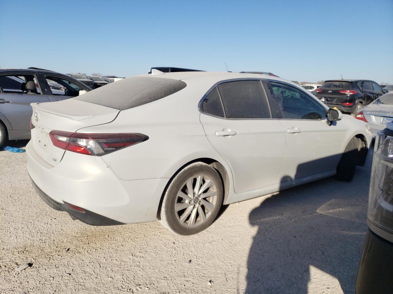 Photo 2 VIN: 4T1C11AKXPU107507 - TOYOTA CAMRY 