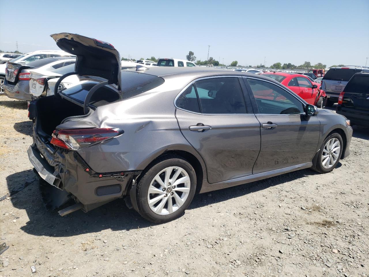 Photo 2 VIN: 4T1C11AKXPU726303 - TOYOTA CAMRY 