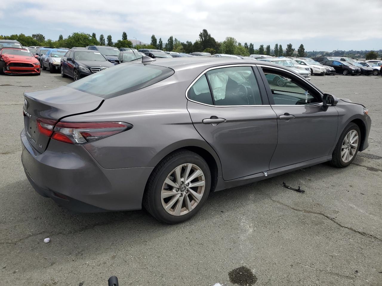 Photo 2 VIN: 4T1C11AKXPU793550 - TOYOTA CAMRY 