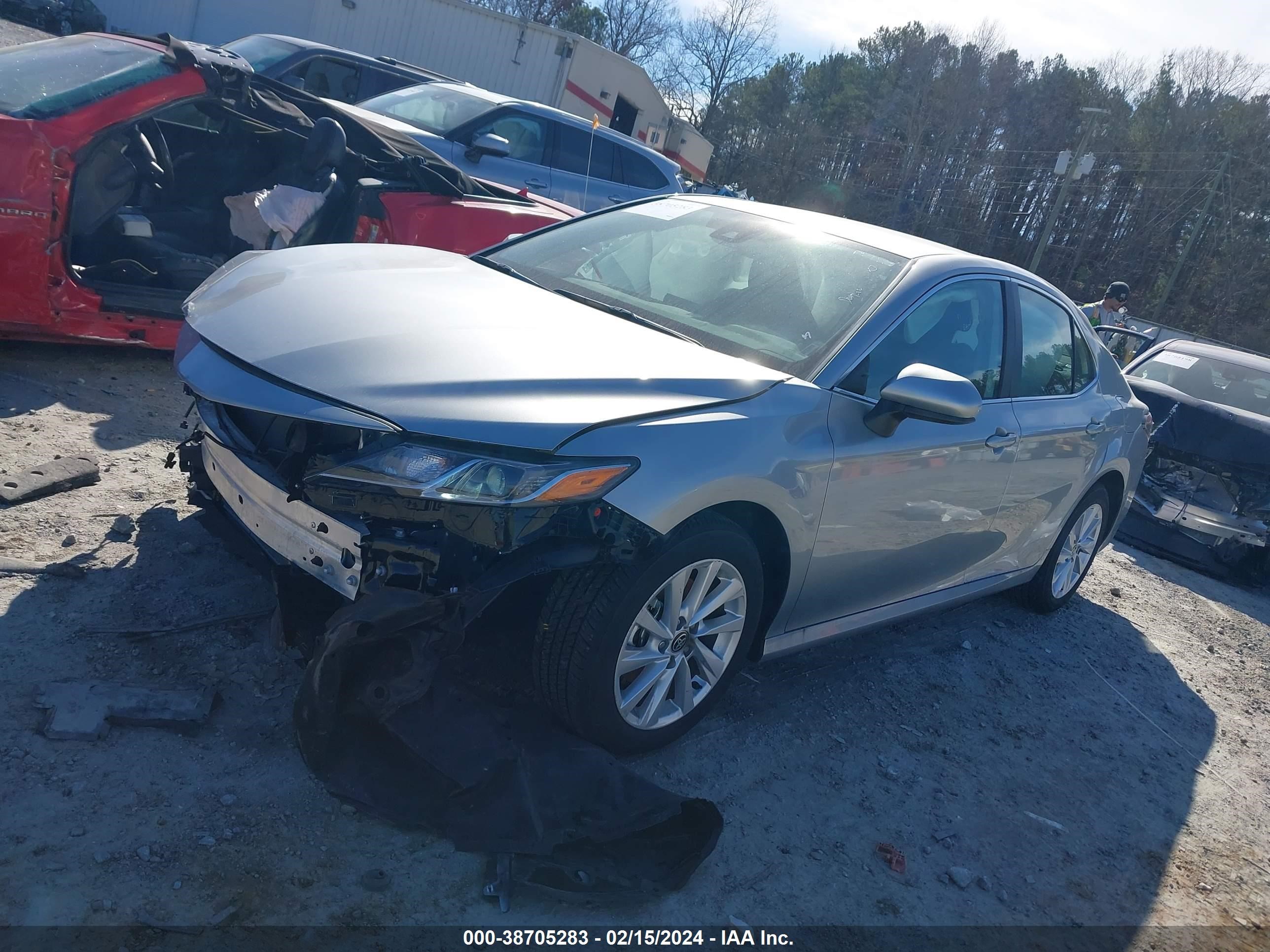 Photo 1 VIN: 4T1C11AKXRU865043 - TOYOTA CAMRY 