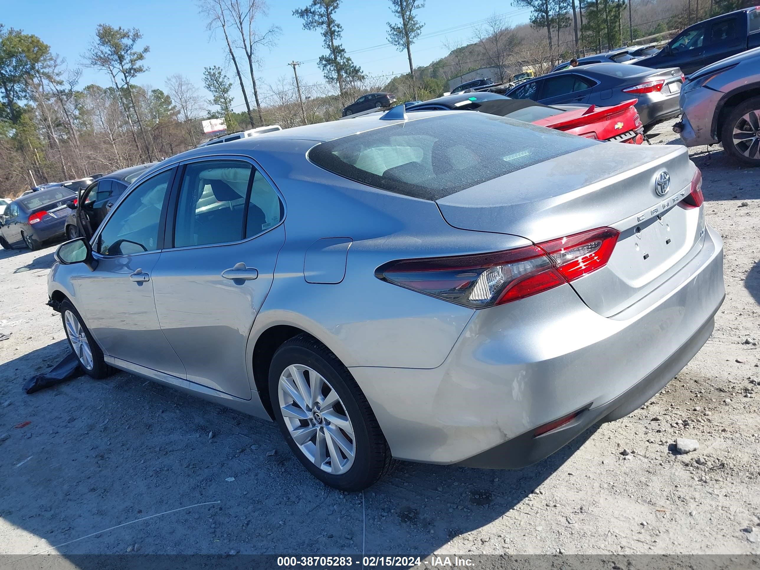 Photo 2 VIN: 4T1C11AKXRU865043 - TOYOTA CAMRY 