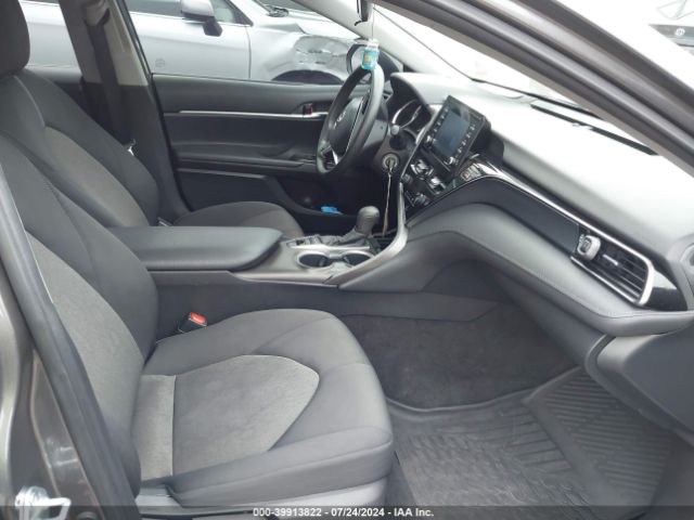 Photo 4 VIN: 4T1C11BK1NU058354 - TOYOTA CAMRY 