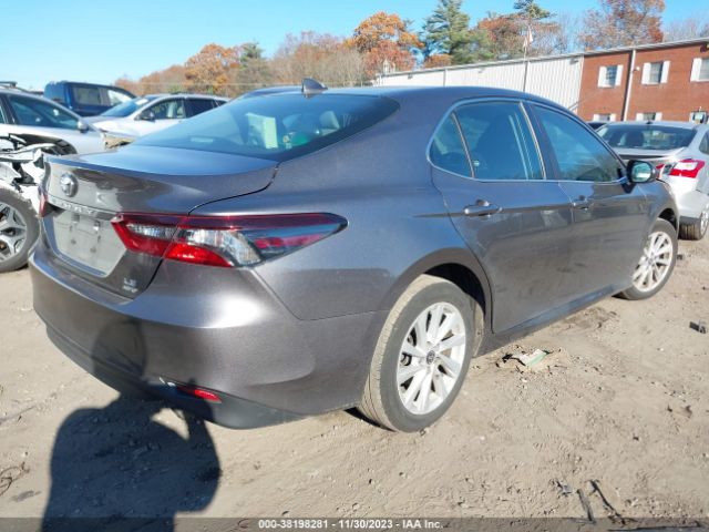 Photo 3 VIN: 4T1C11BK2NU069637 - TOYOTA CAMRY 