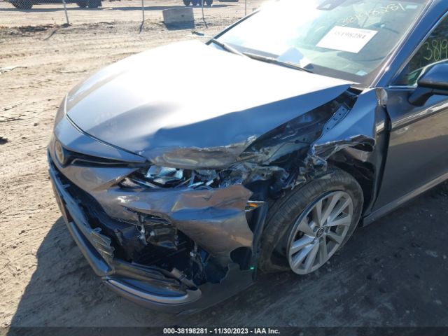 Photo 5 VIN: 4T1C11BK2NU069637 - TOYOTA CAMRY 