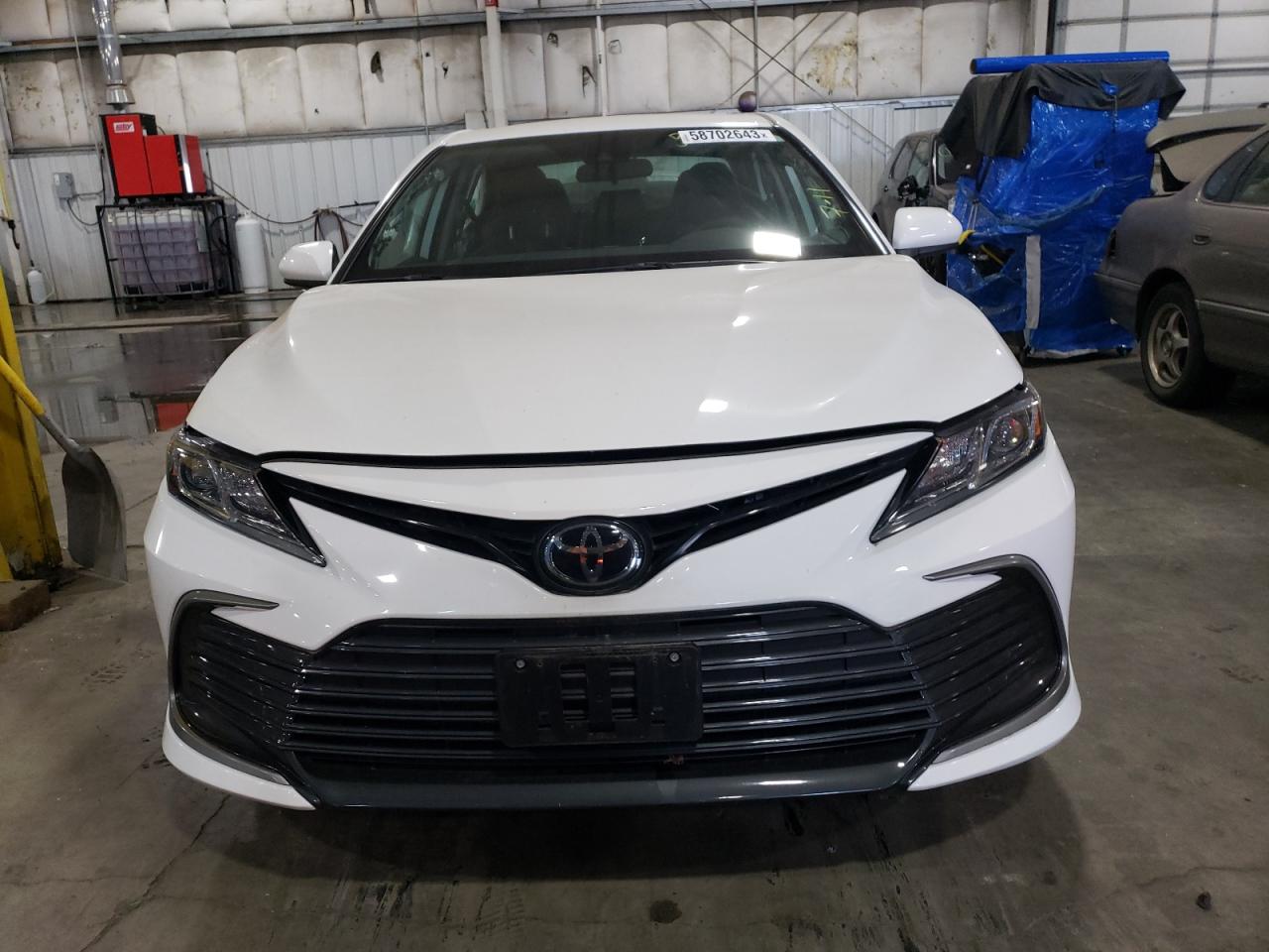 Photo 4 VIN: 4T1C11BK3NU070845 - TOYOTA CAMRY 