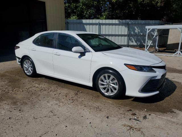 Photo 3 VIN: 4T1C11BK4RU127429 - TOYOTA CAMRY LE 