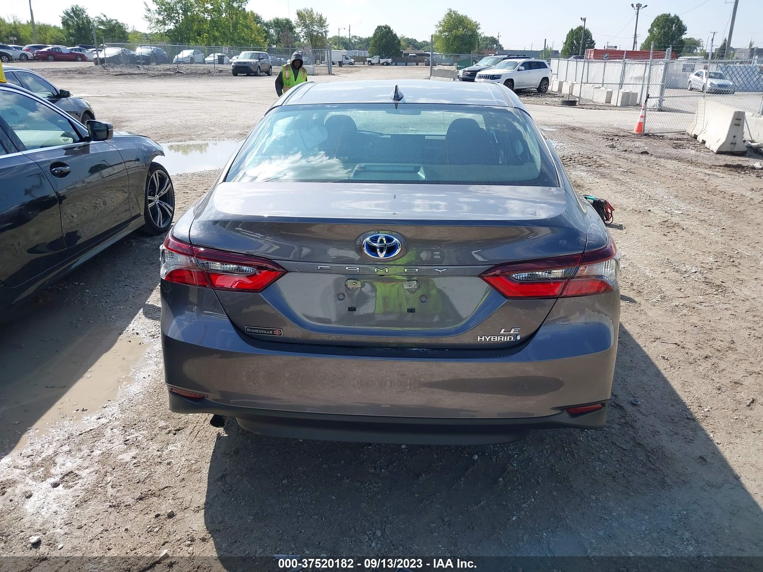 Photo 14 VIN: 4T1C31AK4PU608435 - TOYOTA CAMRY 