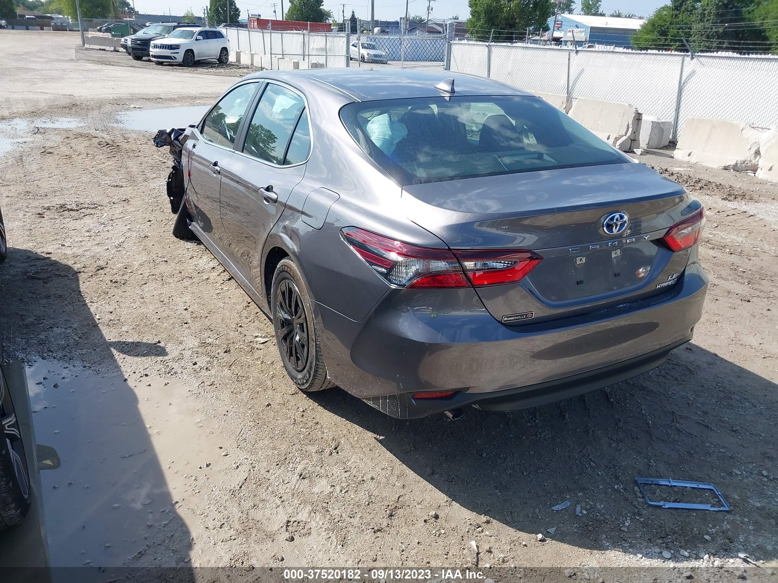 Photo 2 VIN: 4T1C31AK4PU608435 - TOYOTA CAMRY 