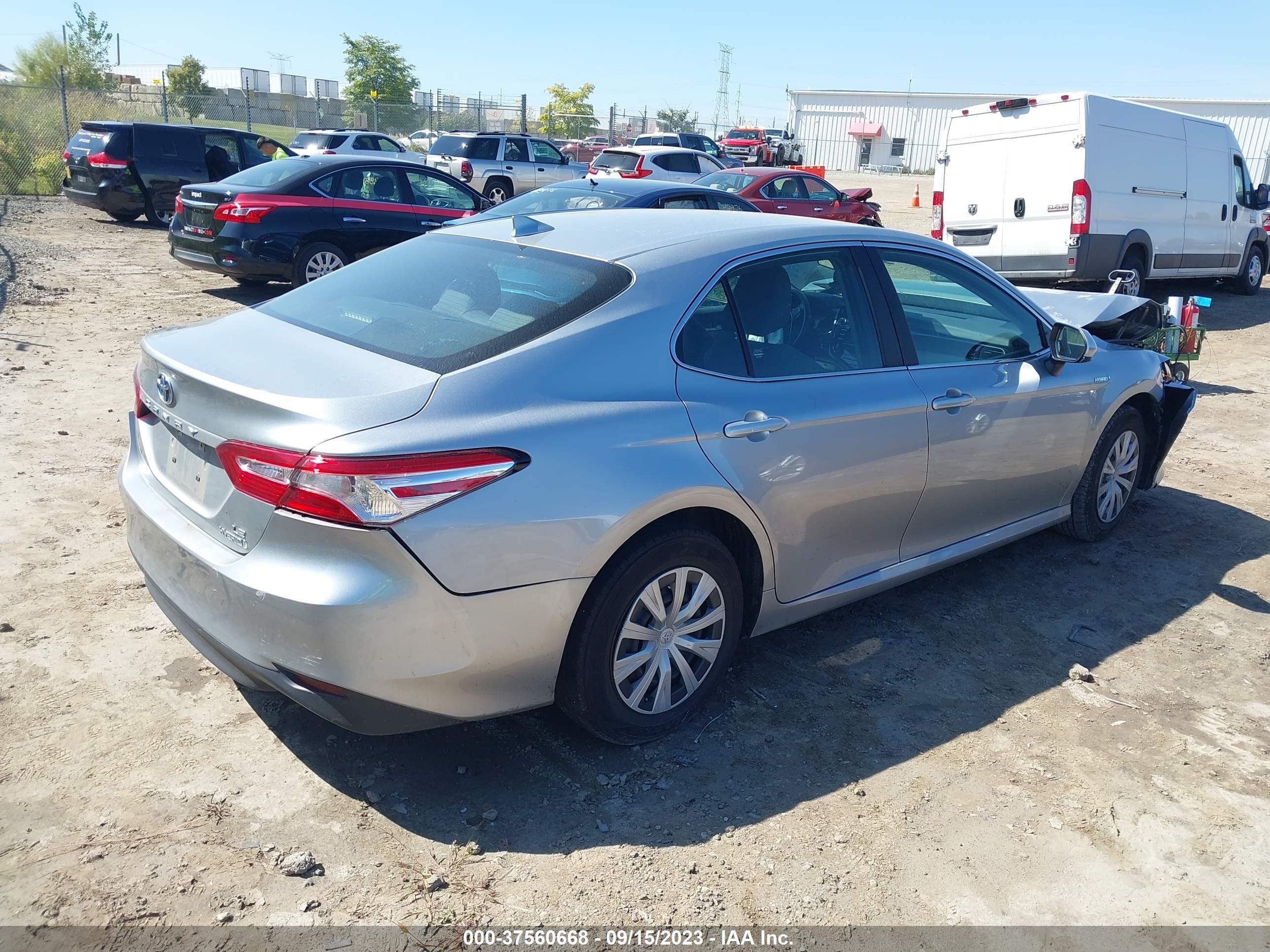 Photo 3 VIN: 4T1C31AK6LU533361 - TOYOTA CAMRY 