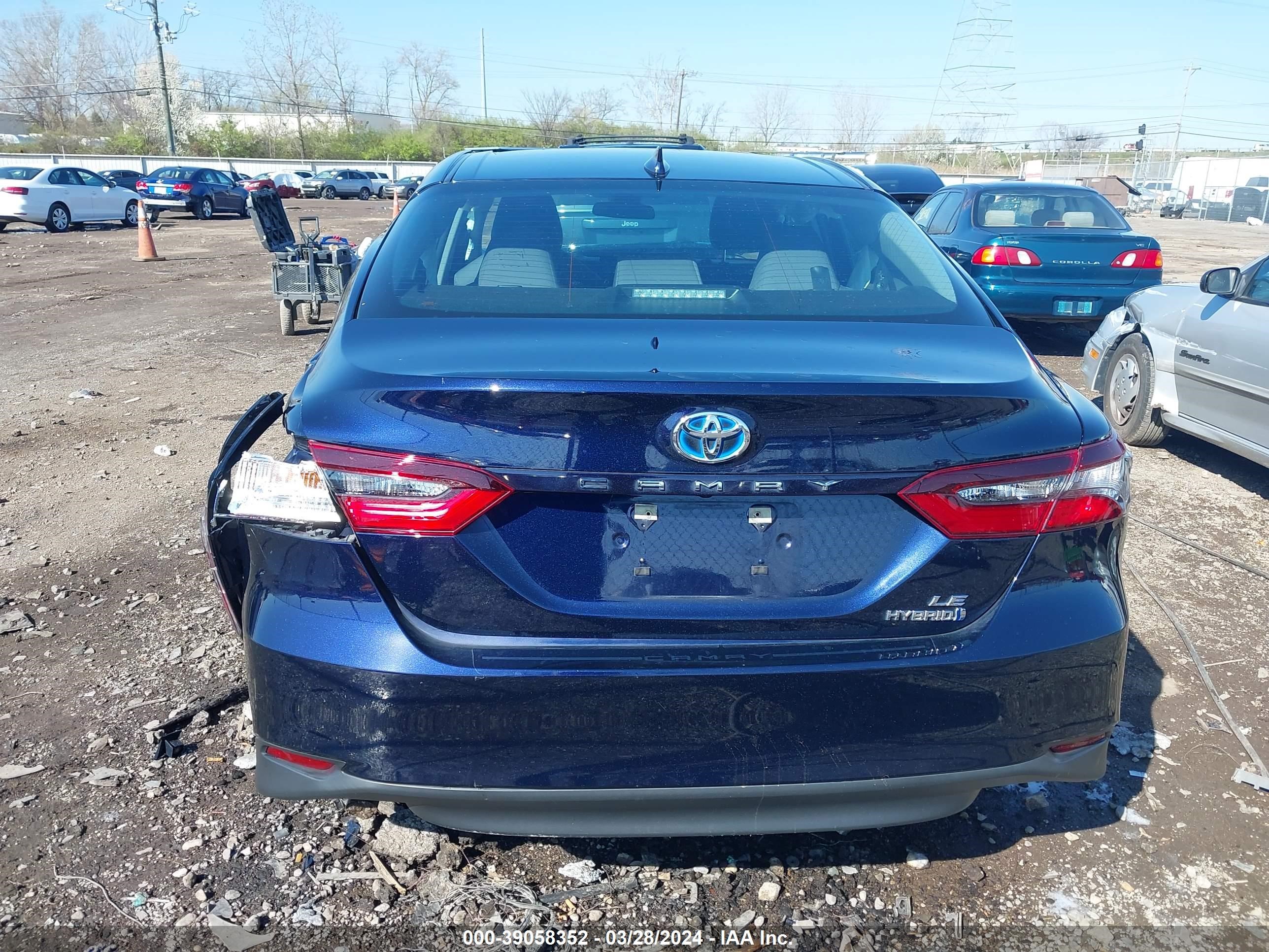 Photo 15 VIN: 4T1C31AK8NU571628 - TOYOTA CAMRY 