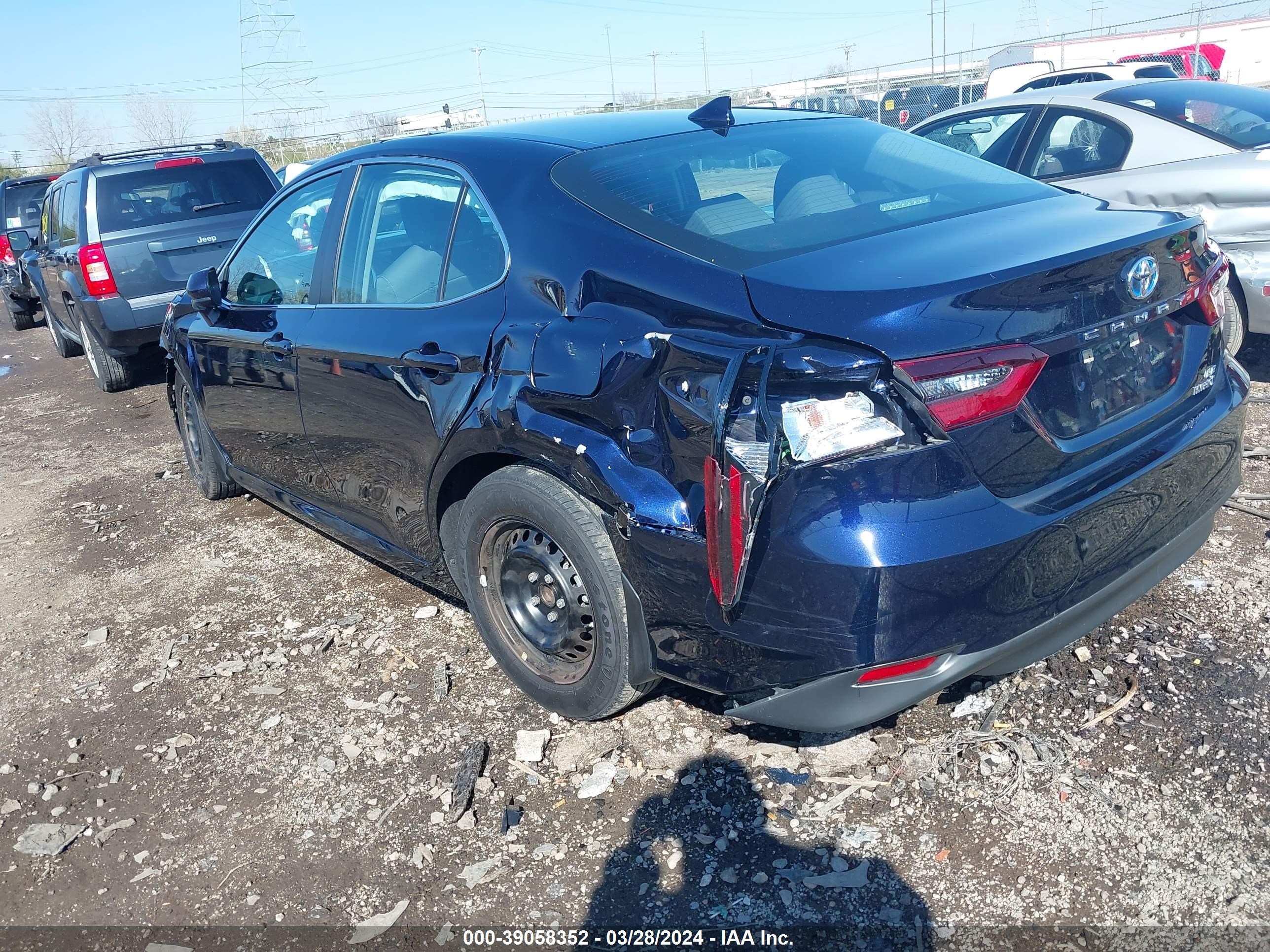 Photo 2 VIN: 4T1C31AK8NU571628 - TOYOTA CAMRY 