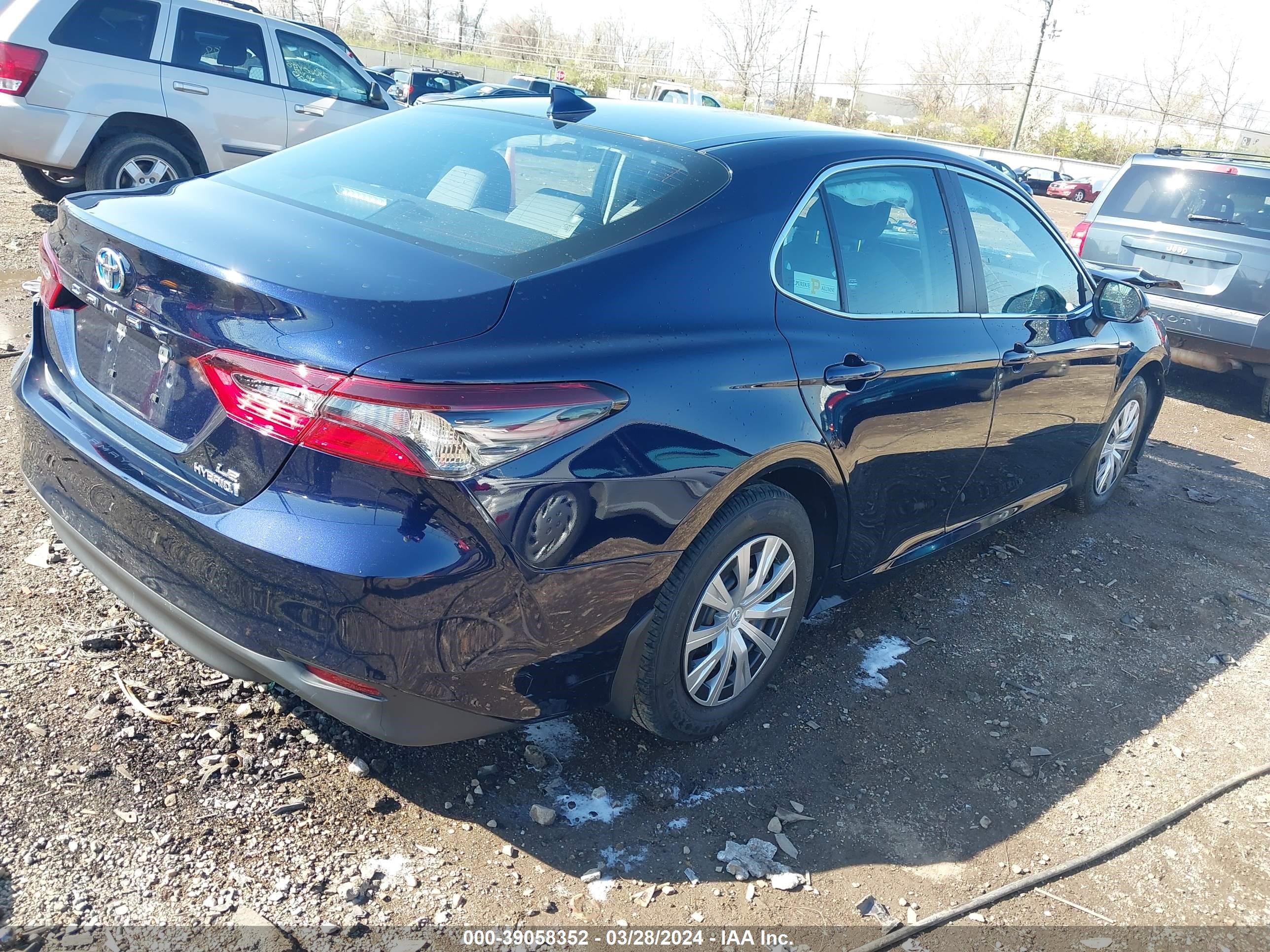 Photo 3 VIN: 4T1C31AK8NU571628 - TOYOTA CAMRY 