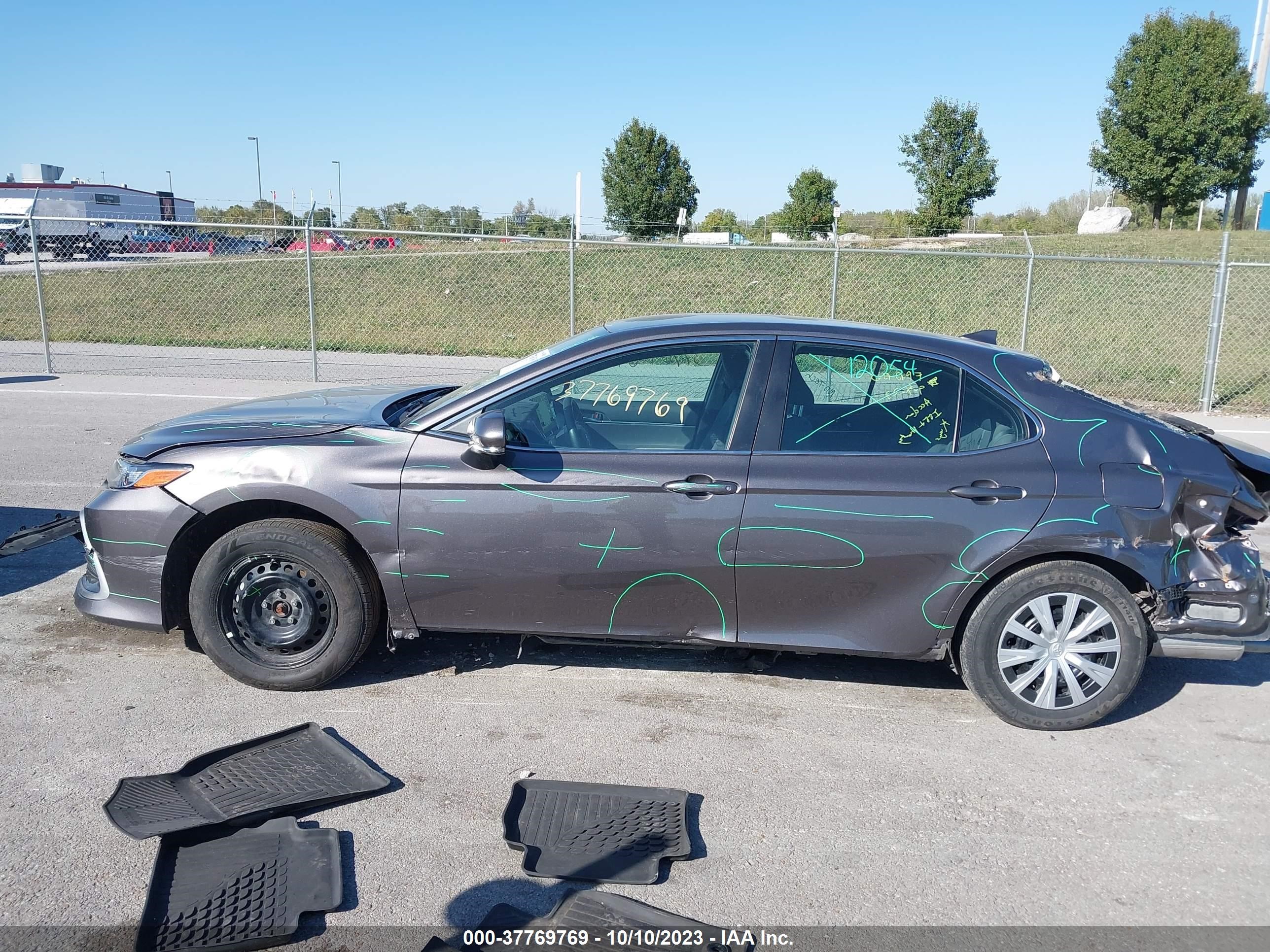 Photo 13 VIN: 4T1C31AKXNU582114 - TOYOTA CAMRY 