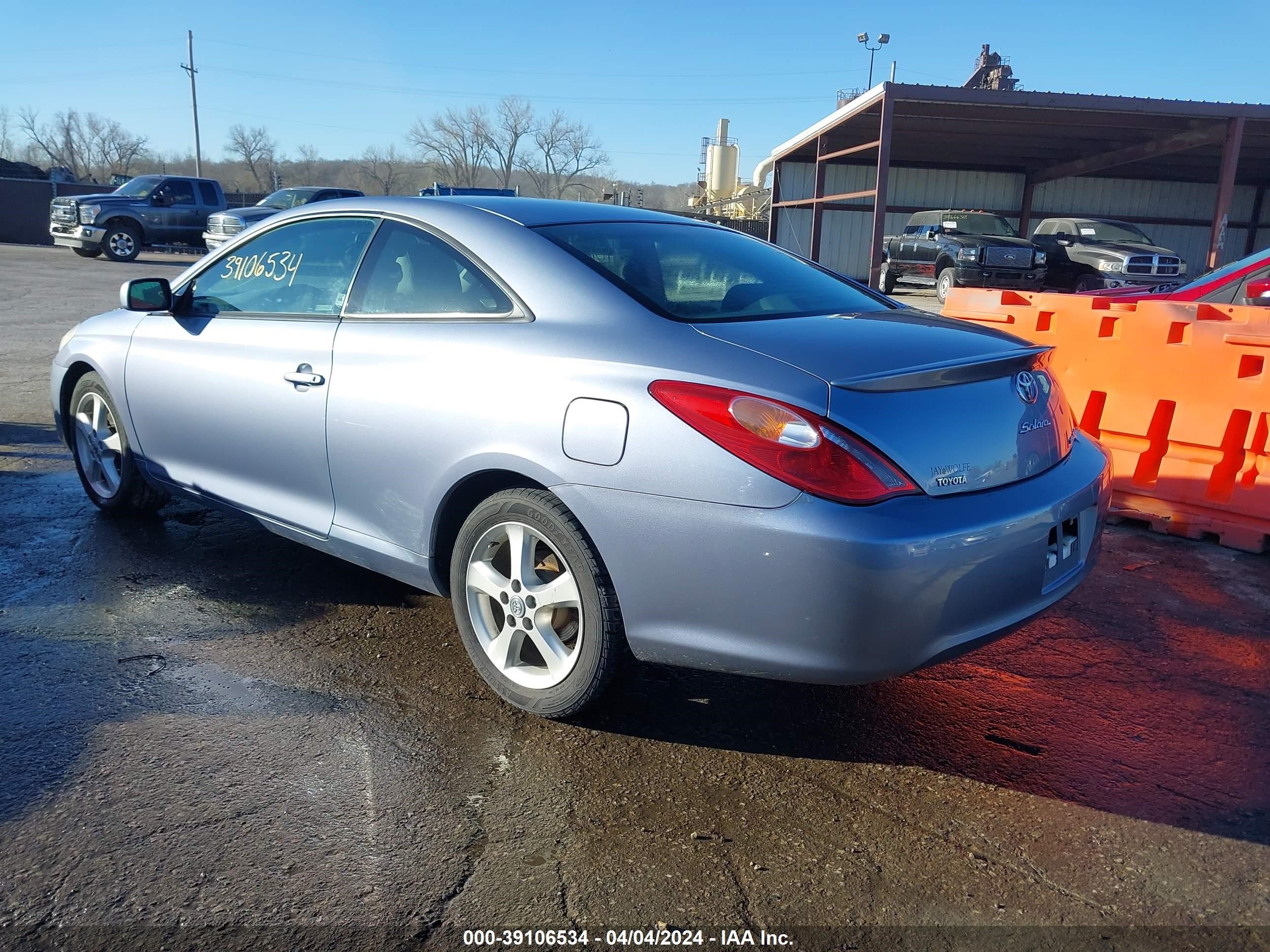 Photo 2 VIN: 4T1CA30P04U005105 - TOYOTA CAMRY SOLARA 