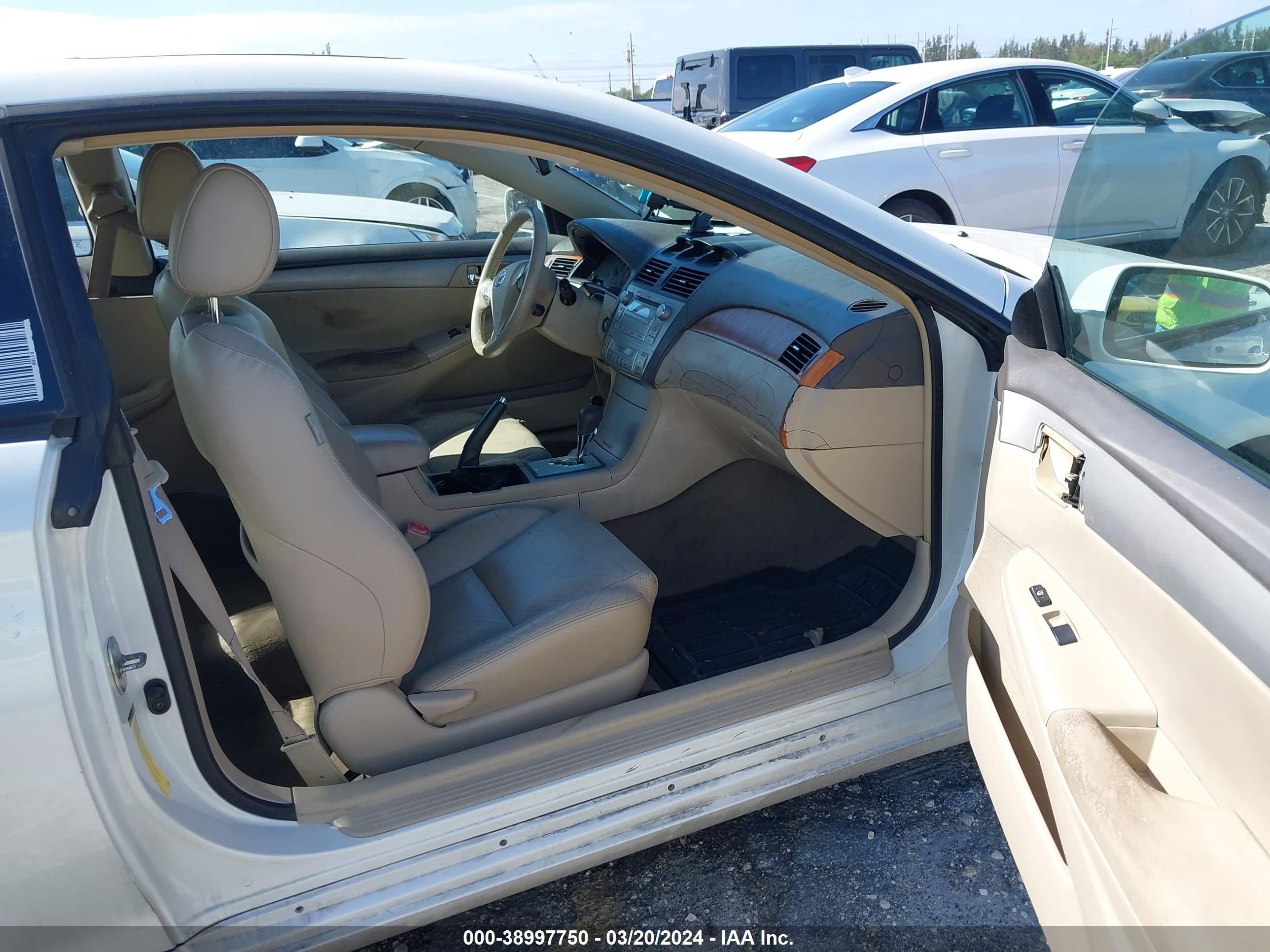 Photo 4 VIN: 4T1CA30P38U144487 - TOYOTA CAMRY SOLARA 