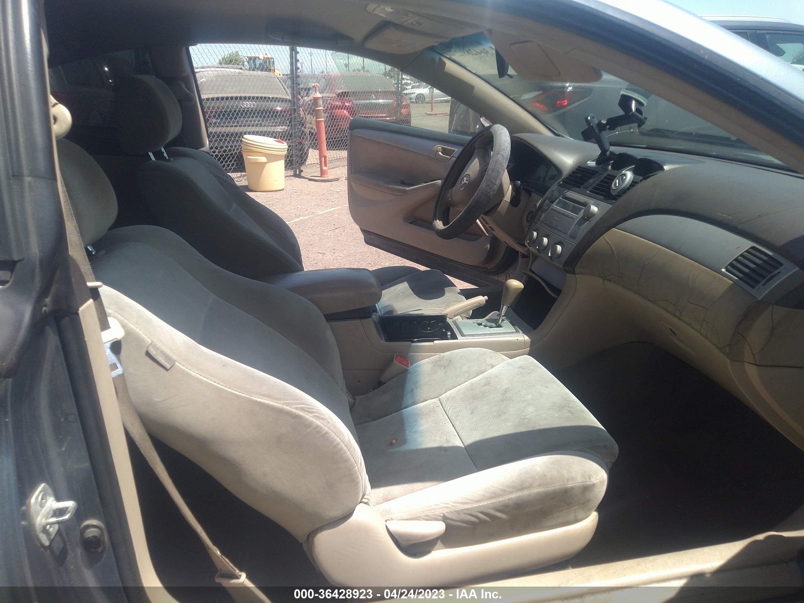 Photo 4 VIN: 4T1CA38P84U004935 - TOYOTA CAMRY SOLARA 