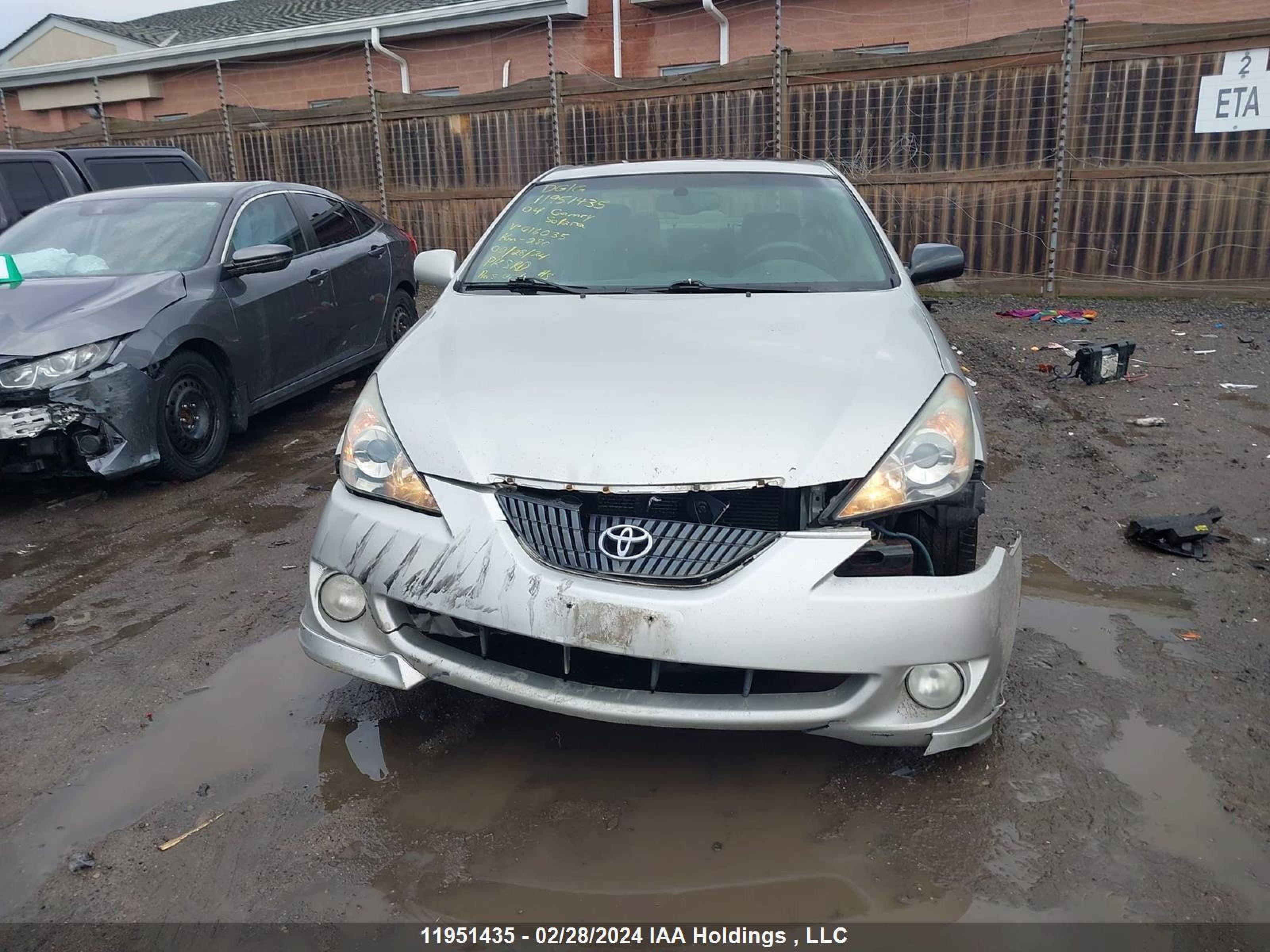 Photo 11 VIN: 4T1CA38PX4U016035 - TOYOTA CAMRY SOLARA 