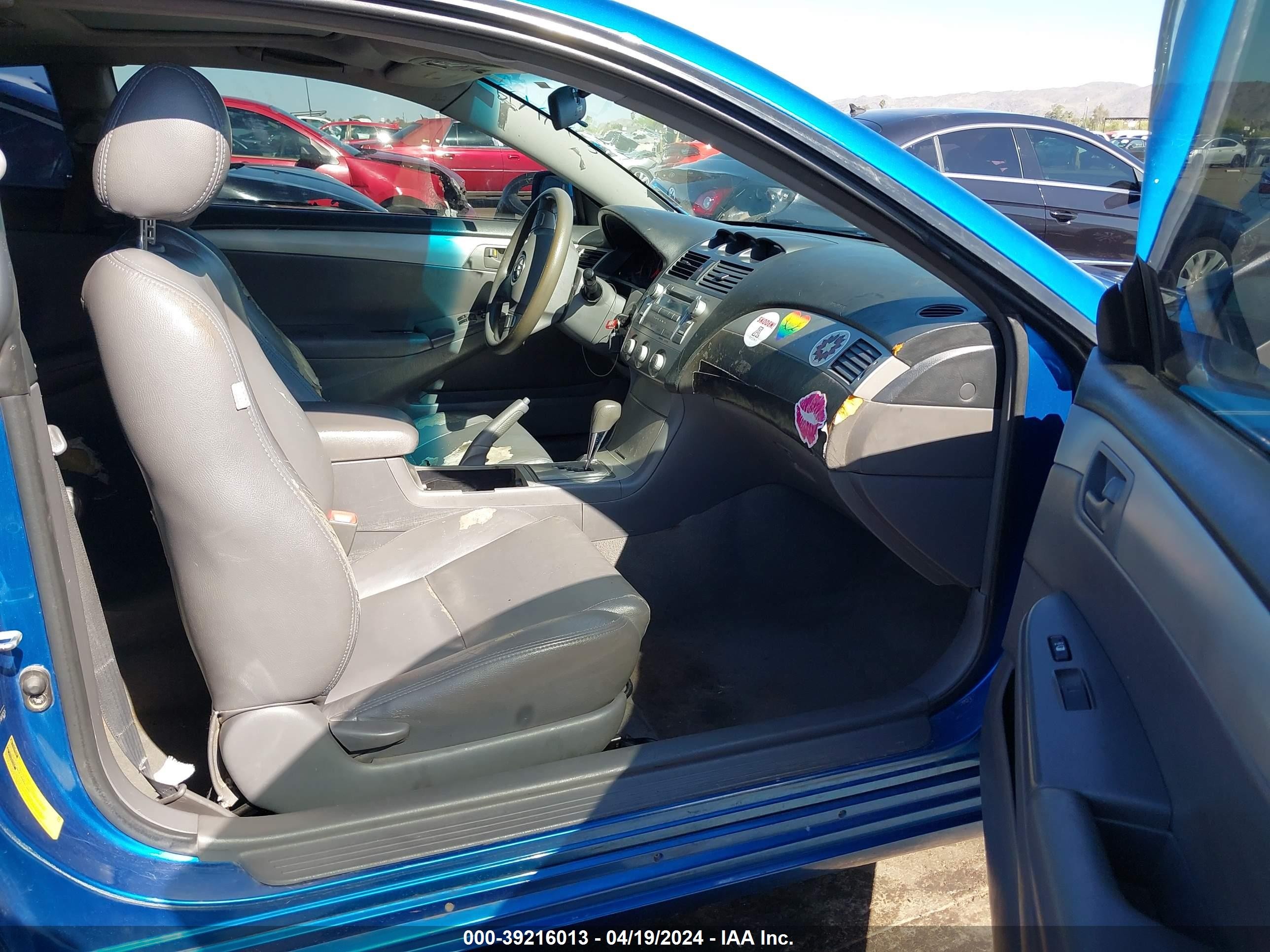 Photo 4 VIN: 4T1CE30P18U762525 - TOYOTA CAMRY SOLARA 