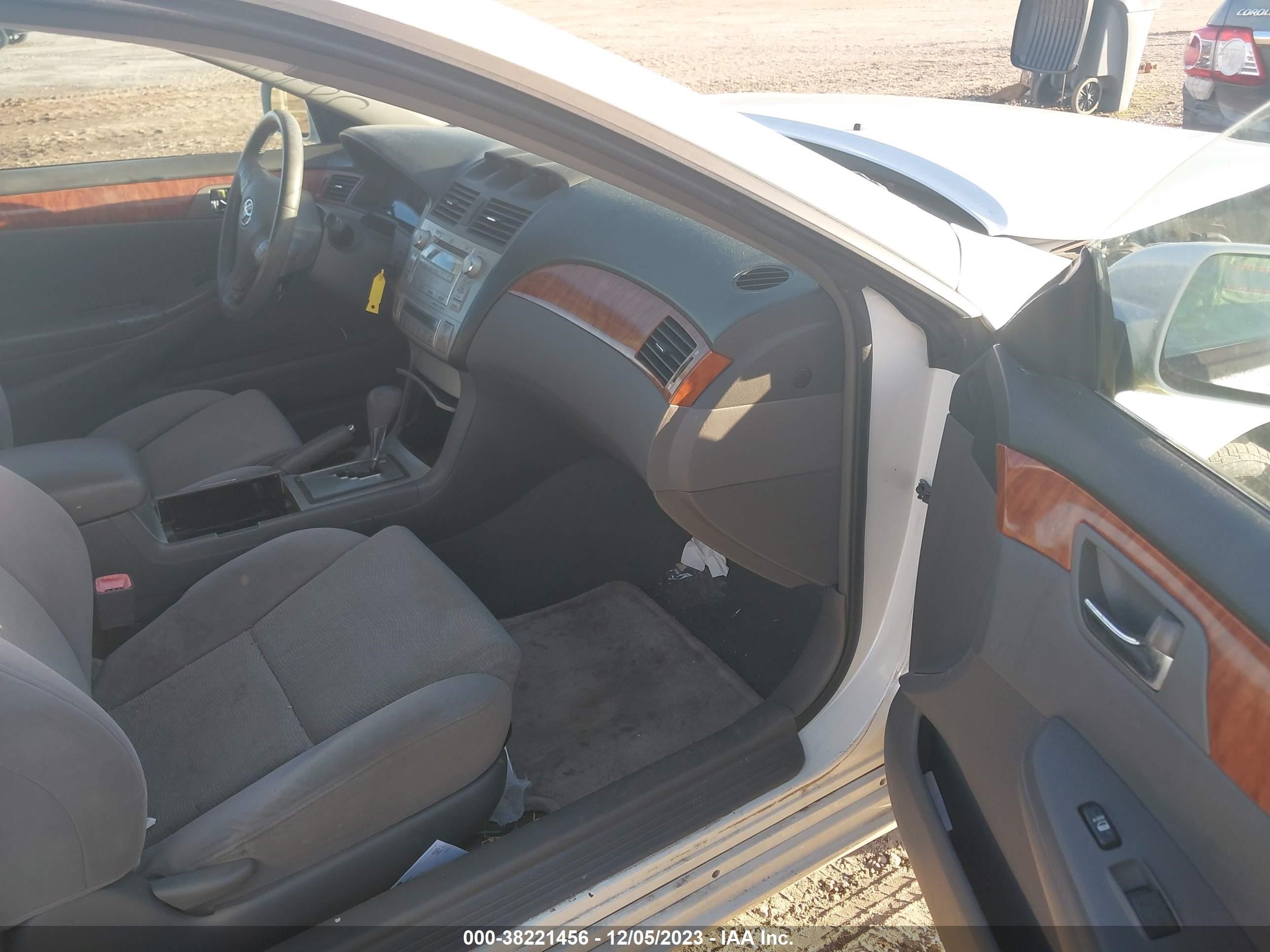 Photo 4 VIN: 4T1CE30P27U759647 - TOYOTA CAMRY SOLARA 