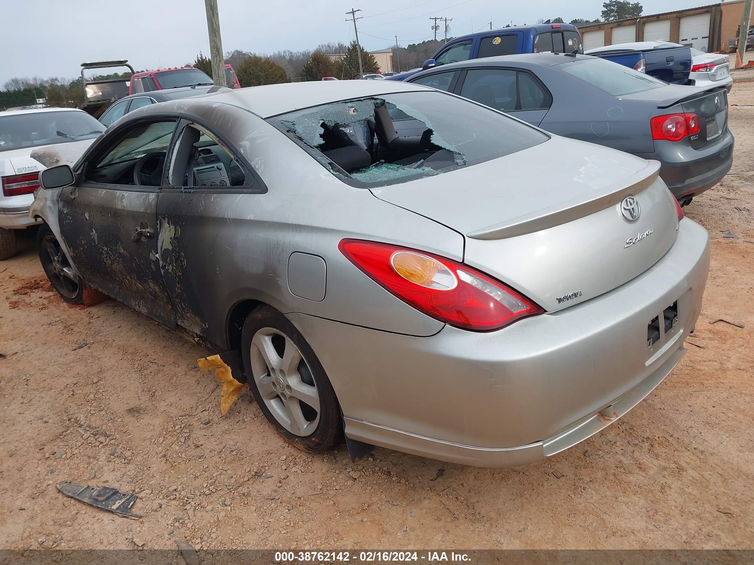 Photo 2 VIN: 4T1CE38P34U778367 - TOYOTA CAMRY SOLARA 