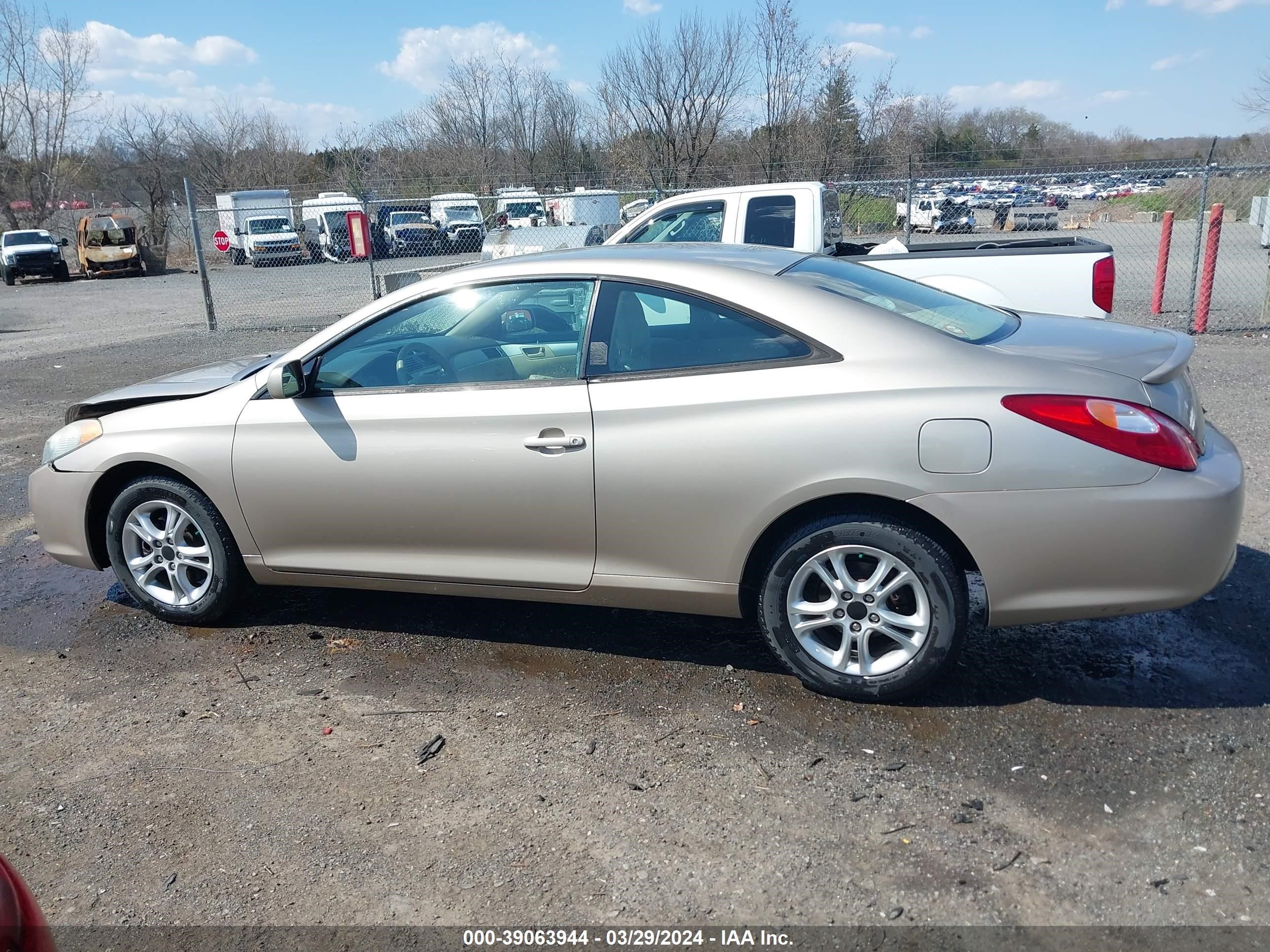 Photo 13 VIN: 4T1CE38P84U853368 - TOYOTA CAMRY SOLARA 