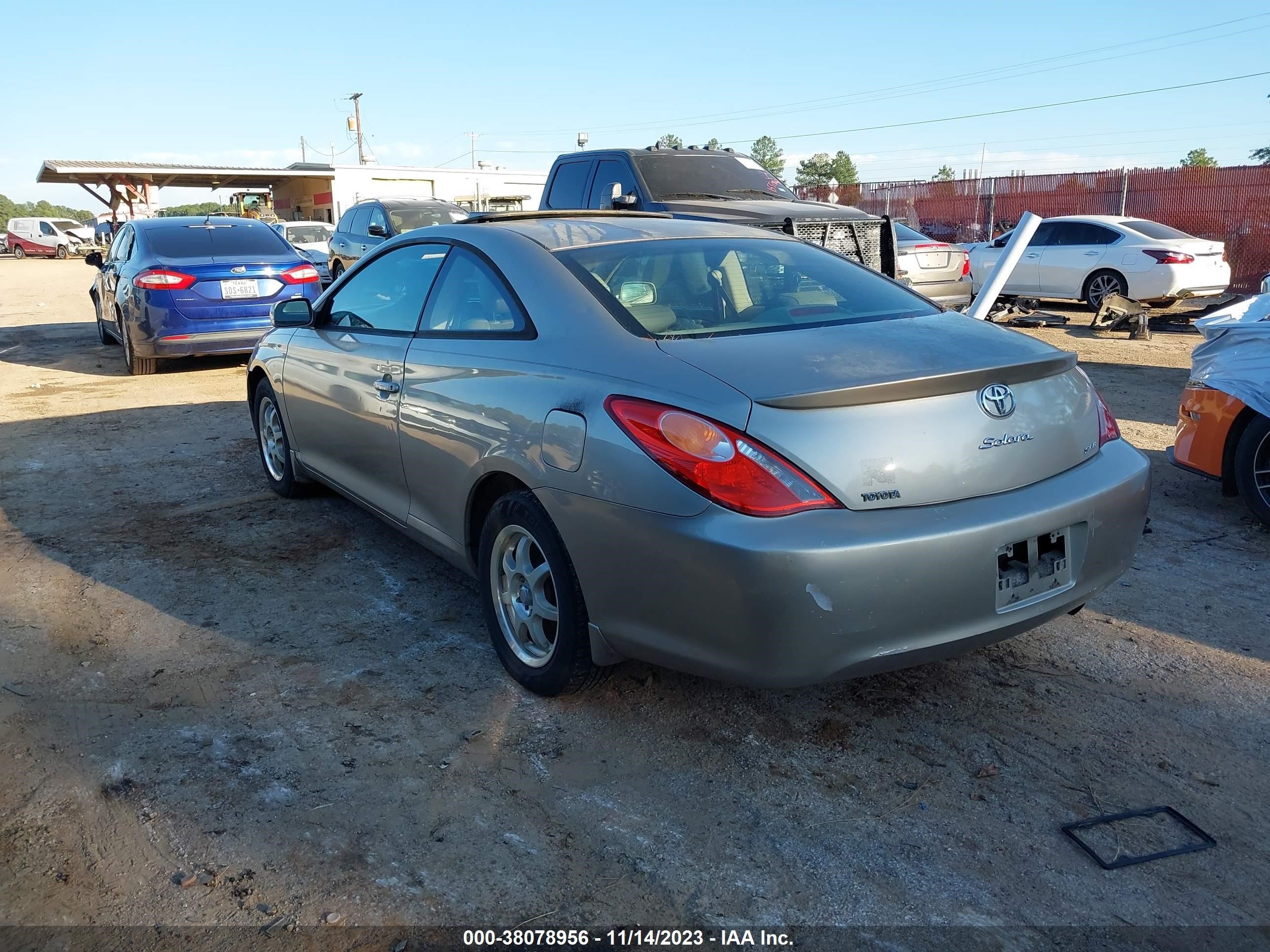 Photo 2 VIN: 4T1CE38PX4U852013 - TOYOTA CAMRY SOLARA 