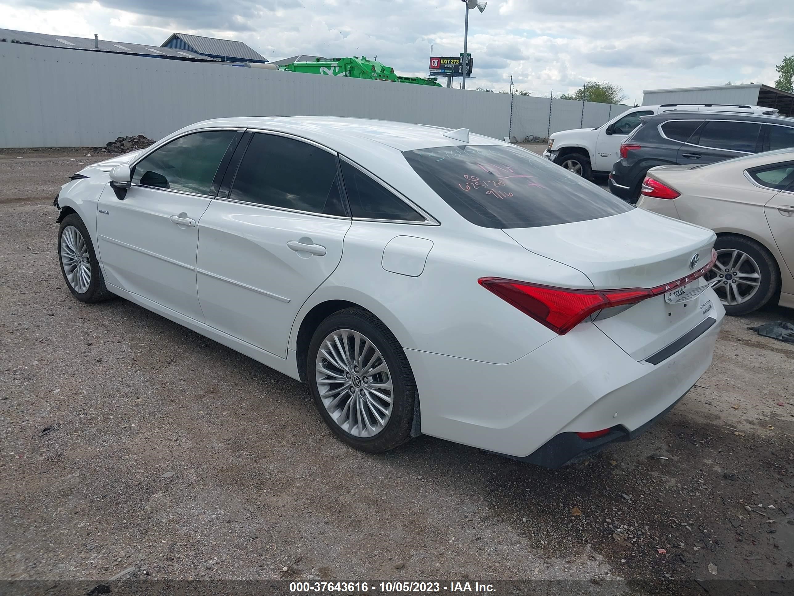 Photo 2 VIN: 4T1D21FB2LU017496 - TOYOTA AVALON 