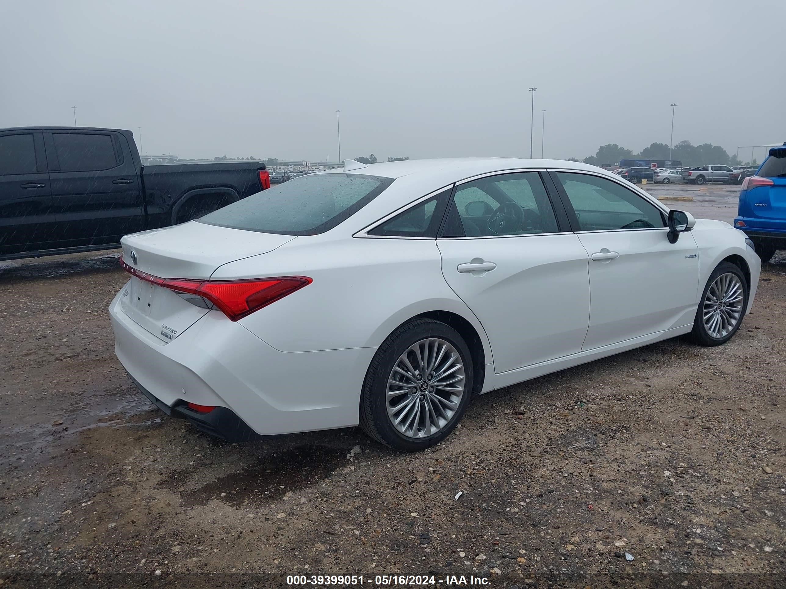 Photo 3 VIN: 4T1DA1AB8MU010144 - TOYOTA AVALON LIM 