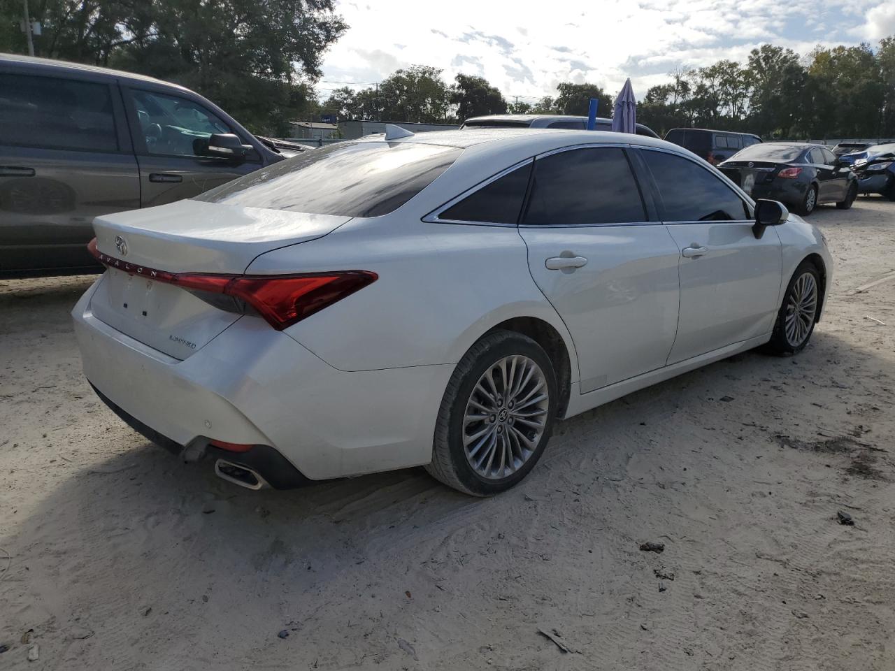 Photo 2 VIN: 4T1DZ1FB4NU082784 - TOYOTA AVALON 