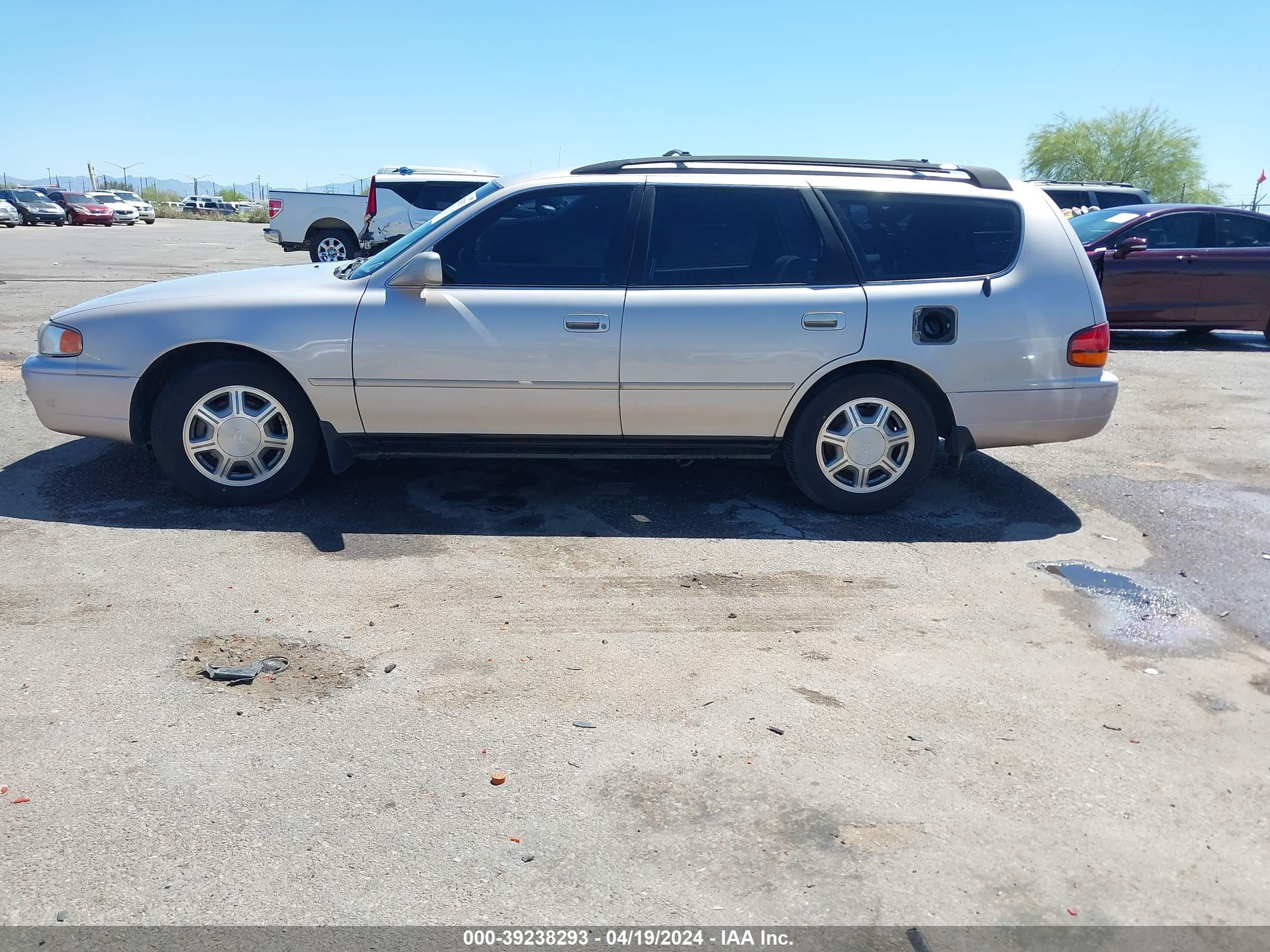 Photo 13 VIN: 4T1EF12K2TU129598 - TOYOTA CAMRY 