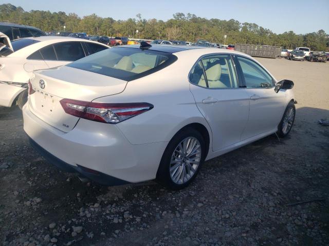 Photo 2 VIN: 4T1F11AK1LU348573 - TOYOTA CAMRY XLE 