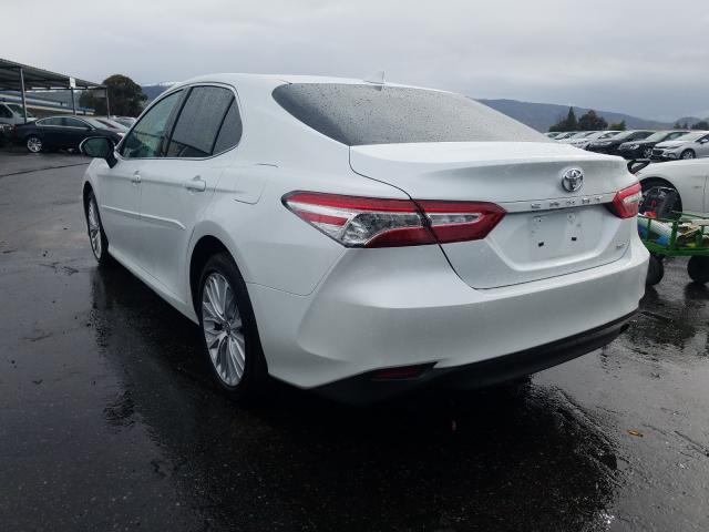 Photo 2 VIN: 4T1F11AK3LU963190 - TOYOTA CAMRY XLE 