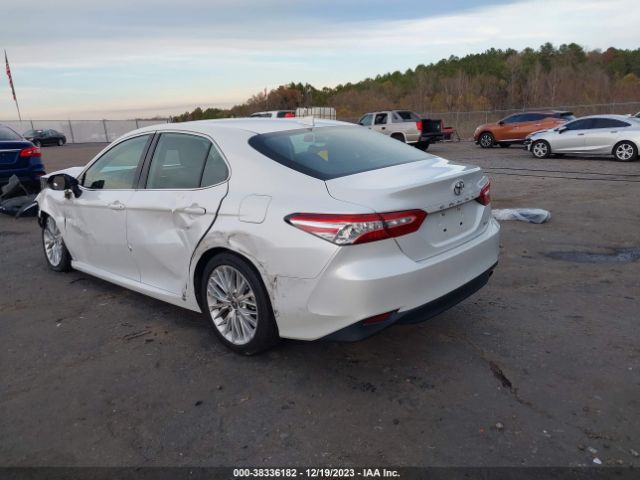 Photo 2 VIN: 4T1F11AK4LU885700 - TOYOTA CAMRY 