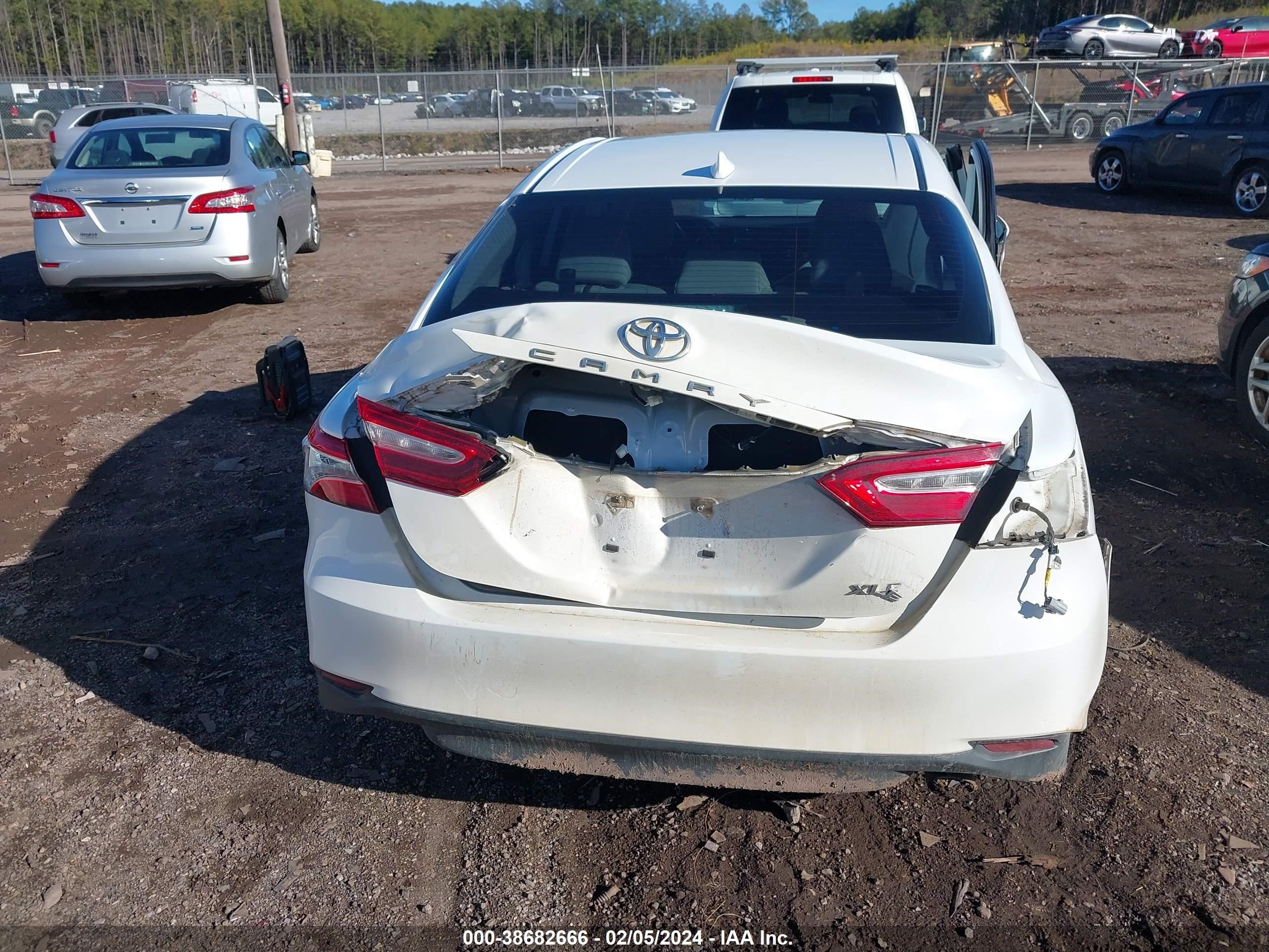 Photo 15 VIN: 4T1F11AK5LU978838 - TOYOTA CAMRY 