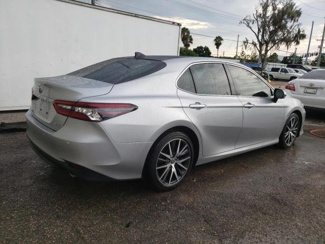 Photo 2 VIN: 4T1F11AK9NU033653 - TOYOTA CAMRY XLE 