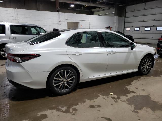 Photo 2 VIN: 4T1F11BK0RU117557 - TOYOTA CAMRY XLE 