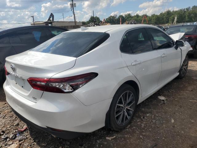 Photo 2 VIN: 4T1F11BK2NU048901 - TOYOTA CAMRY XLE 