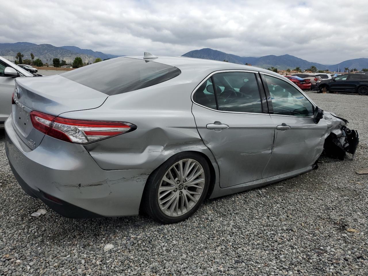 Photo 2 VIN: 4T1F31AK3LU013907 - TOYOTA CAMRY 