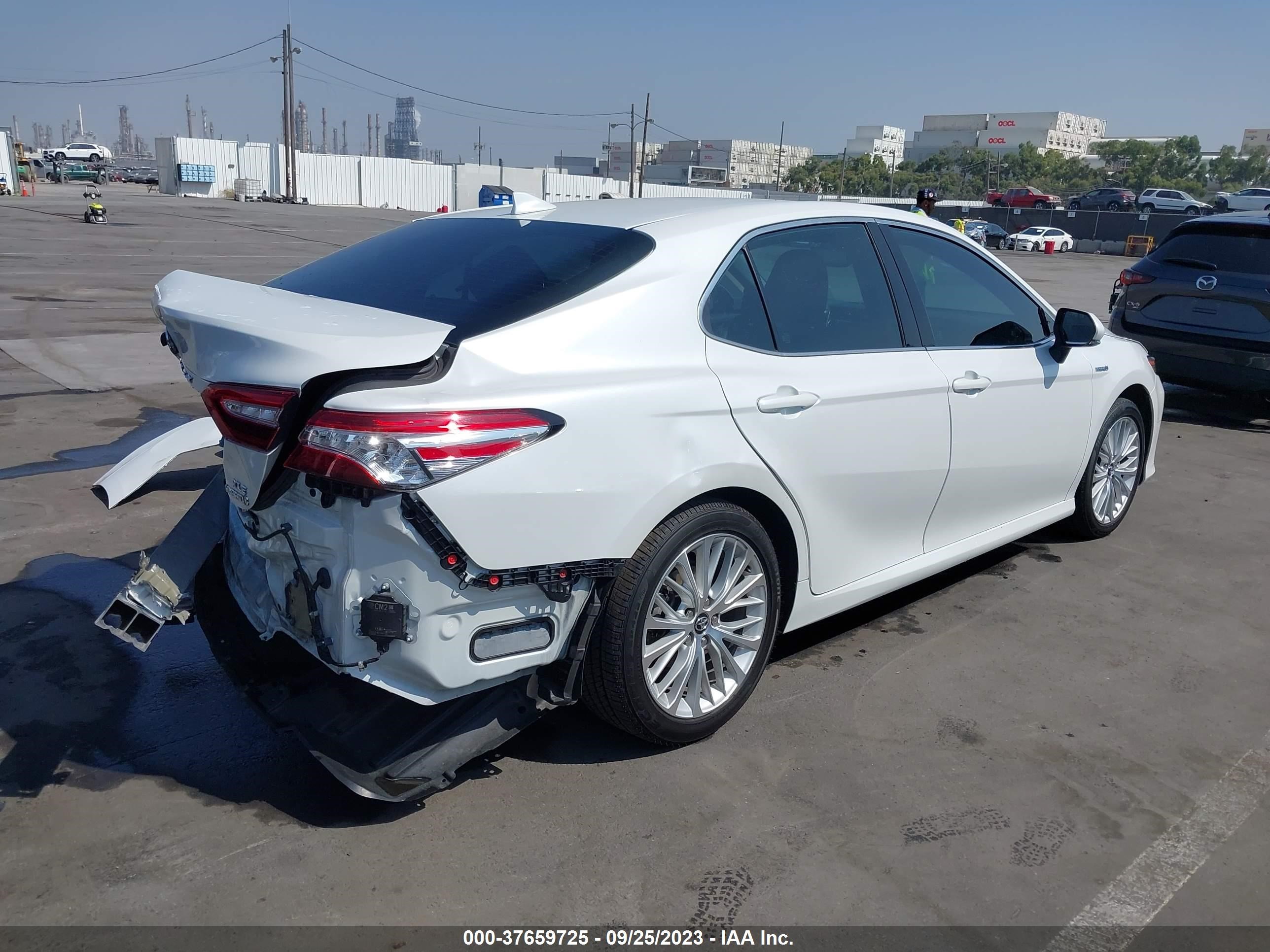 Photo 3 VIN: 4T1F31AK3LU518202 - TOYOTA CAMRY 