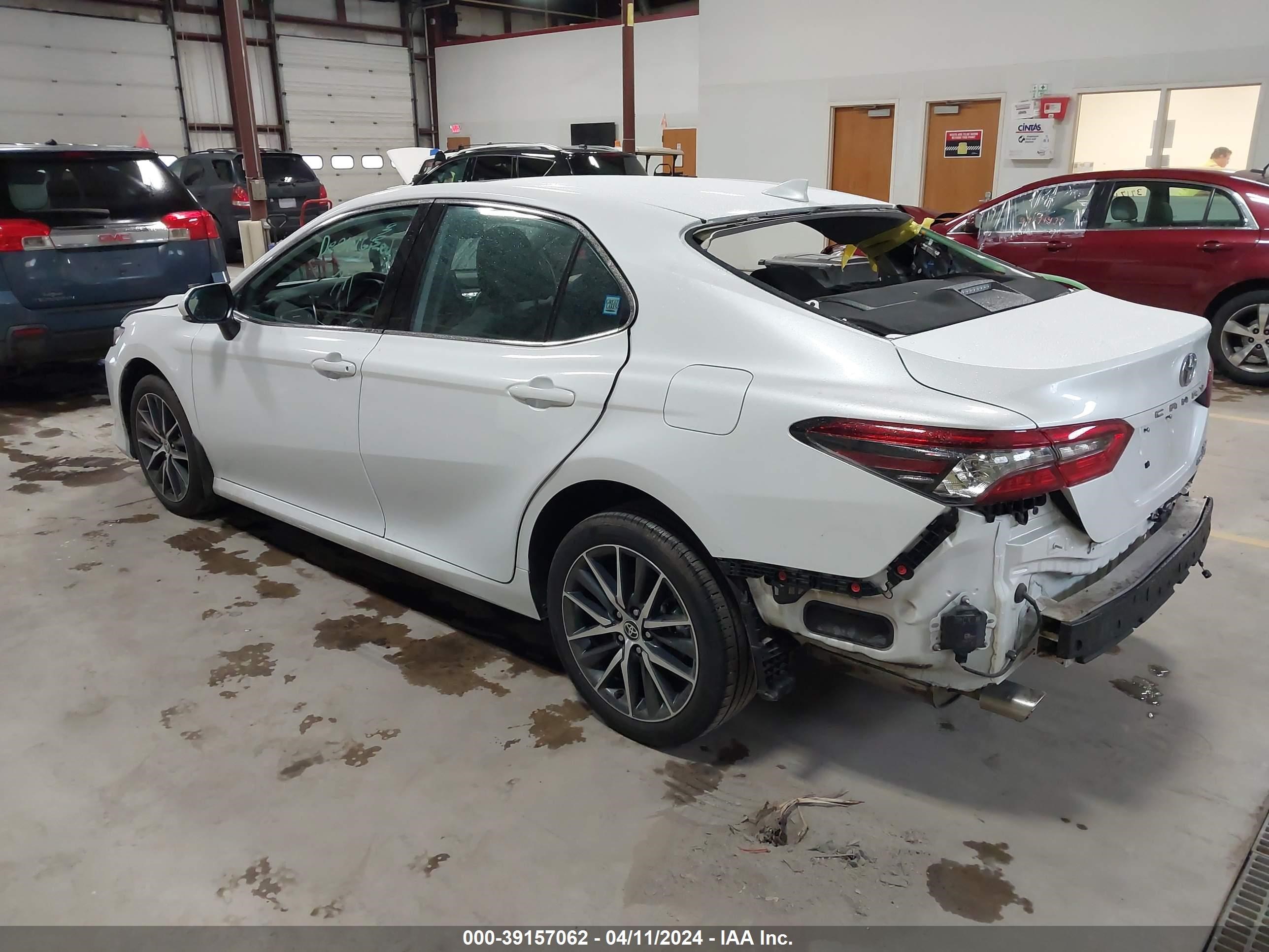 Photo 2 VIN: 4T1F31AK9RU624890 - TOYOTA CAMRY 