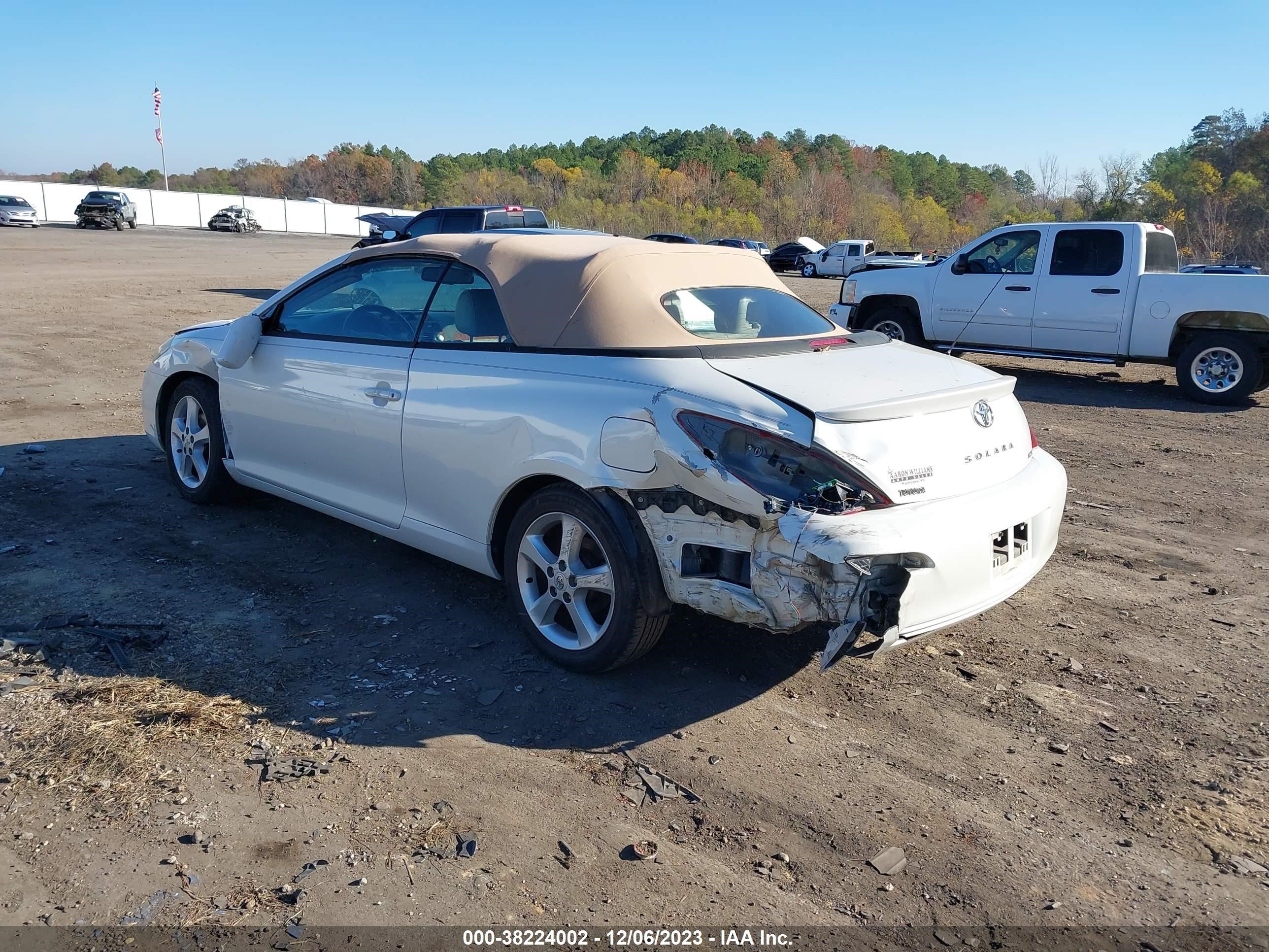 Photo 2 VIN: 4T1FA38P07U112905 - TOYOTA CAMRY SOLARA 