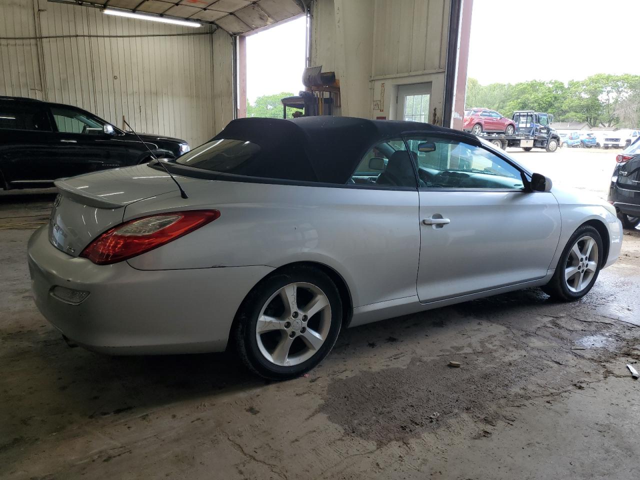 Photo 2 VIN: 4T1FA38P27U119693 - TOYOTA CAMRY SOLARA 