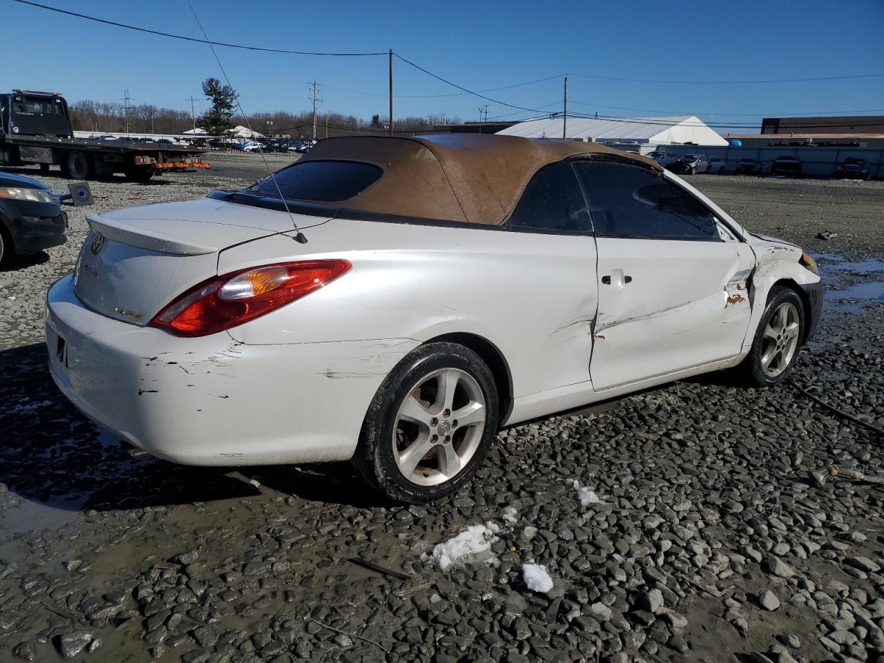 Photo 2 VIN: 4T1FA38P35U046217 - TOYOTA CAMRY SOLARA 